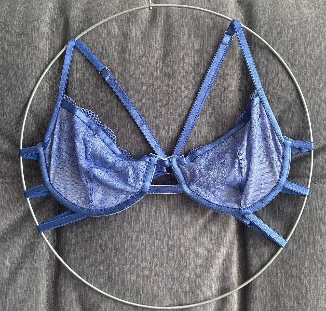 SET EN ENCAJE CON VARILLA - ESTILO ARAÑA EN LA ESPALDA